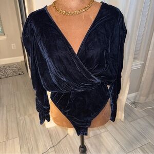 Zara Navy Long Sleeve Velvet Bodysuit size small